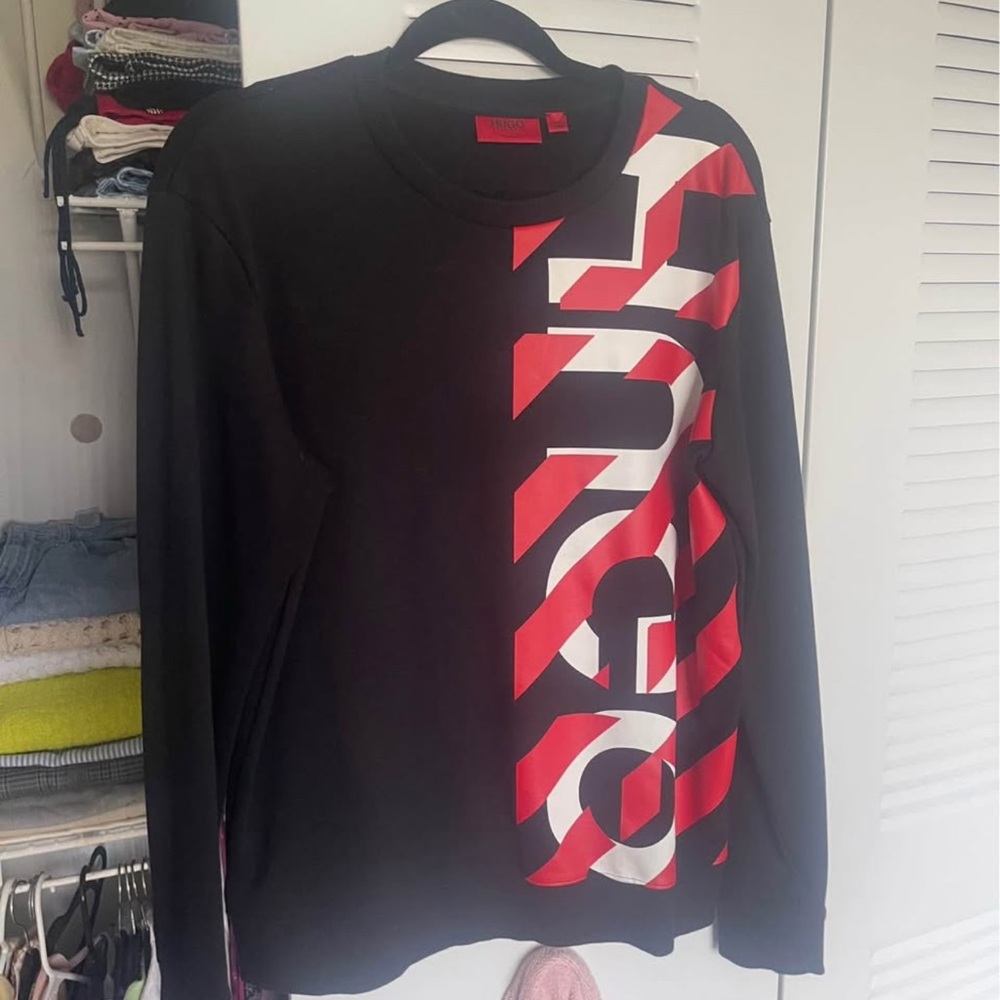 HUGO Black and Red Long Sleeve Tee with Modern Graphic